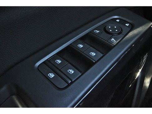 Certified 2025 Nissan Pathfinder SV w/ SV Premium Package FWD image 23