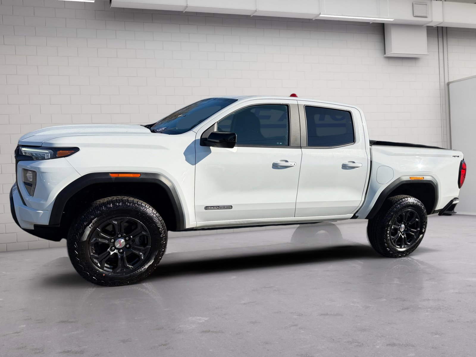 Used 2024 GMC Canyon Elevation w/ Convenience Package AWD/4WD image 2