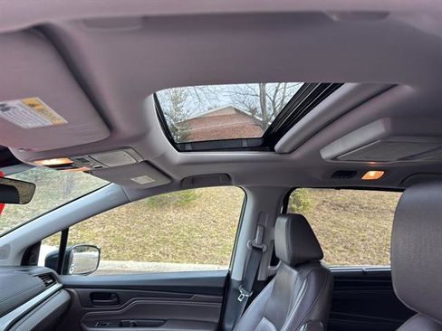 Used 2018 Honda Odyssey Touring image 15
