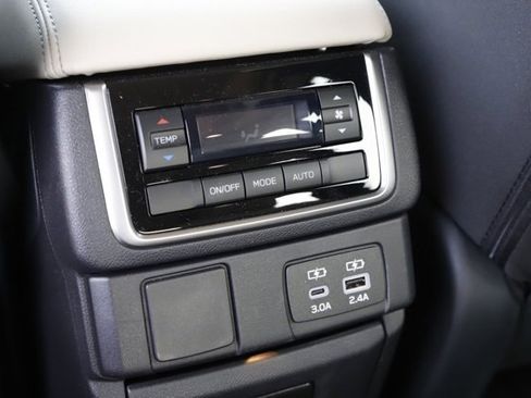 Certified 2025 Subaru Ascent Premium w/ Premium Package image 18