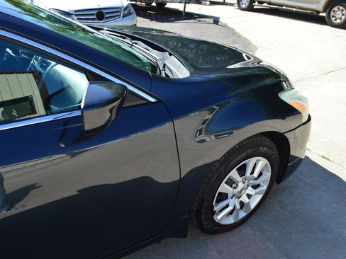Used 2014 Nissan Altima 2.5 S w/ Display Audio Package FWD image 10