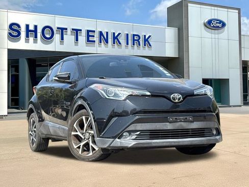 Used 2018 Toyota C-HR XLE FWD image 1