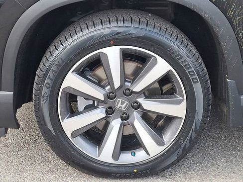 Used 2025 Honda Pilot Touring image 8