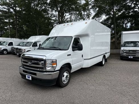 New 2027 Ford E-350 and Econoline 350 Super Duty w/ Power Equipment Group RWD image 1