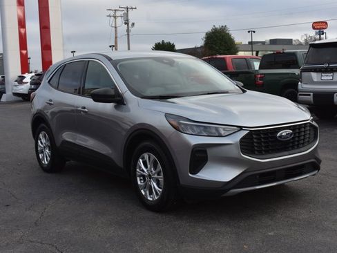 Used 2023 Ford Escape Active image 3