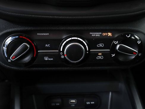 Used 2024 Kia Soul LX w/ Option Group 015 image 30