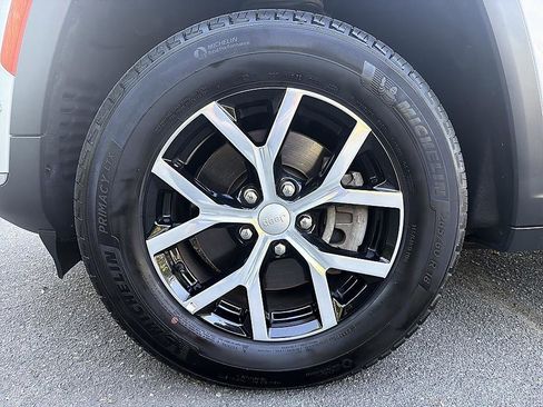 Used 2024 Jeep Grand Cherokee L Limited w/ Luxury Tech Group II AWD/4WD image 8