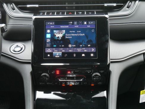 New 2025 Jeep Grand Cherokee Limited w/ Black Appearance Package image 21