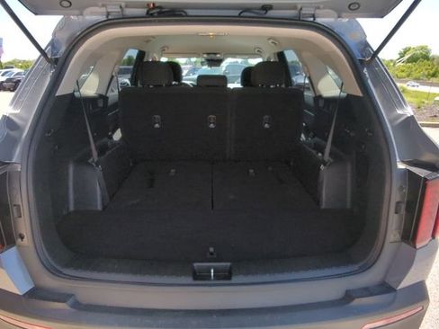 Used 2023 Kia Sorento LX AWD/4WD image 34