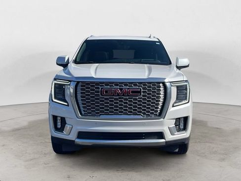 Used 2021 GMC Yukon Denali w/ Denali Premium Package AWD/4WD image 8