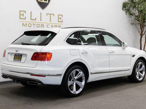 Used 2018 Bentley Bentayga AWD/4WD image 11