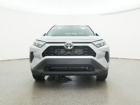 New 2025 Toyota RAV4 XLE image 31