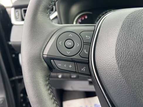 Used 2023 Toyota RAV4 XLE Premium image 14