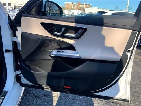 Used 2025 Mercedes-Benz E 350 4MATIC Sedan image 19