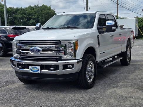 Used 2017 Ford F250 Lariat image 1