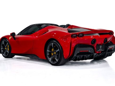 Used 2024 Ferrari SF90 Spider image 10