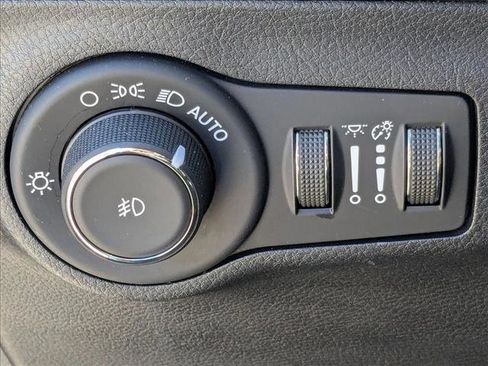 Used 2019 Jeep Compass Limited image 11