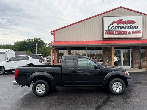 Used 2015 Nissan Frontier S RWD image 3