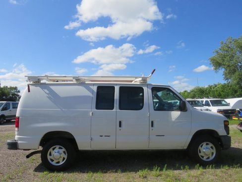 Used 2011 Ford E-250 and Econoline 250 w/ Commercial Cargo Van Pkg RWD image 4