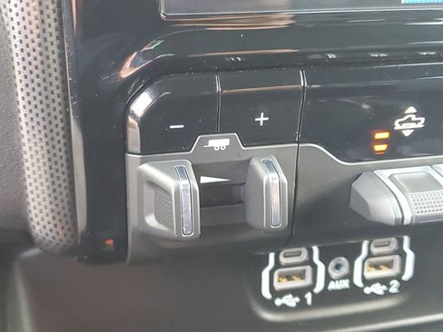 Used 2024 RAM 1500 Limited w/ Body Color Bumper Group image 30