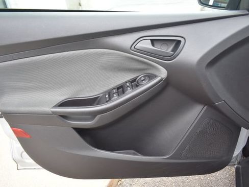 Used 2012 Ford Focus SE FWD image 16