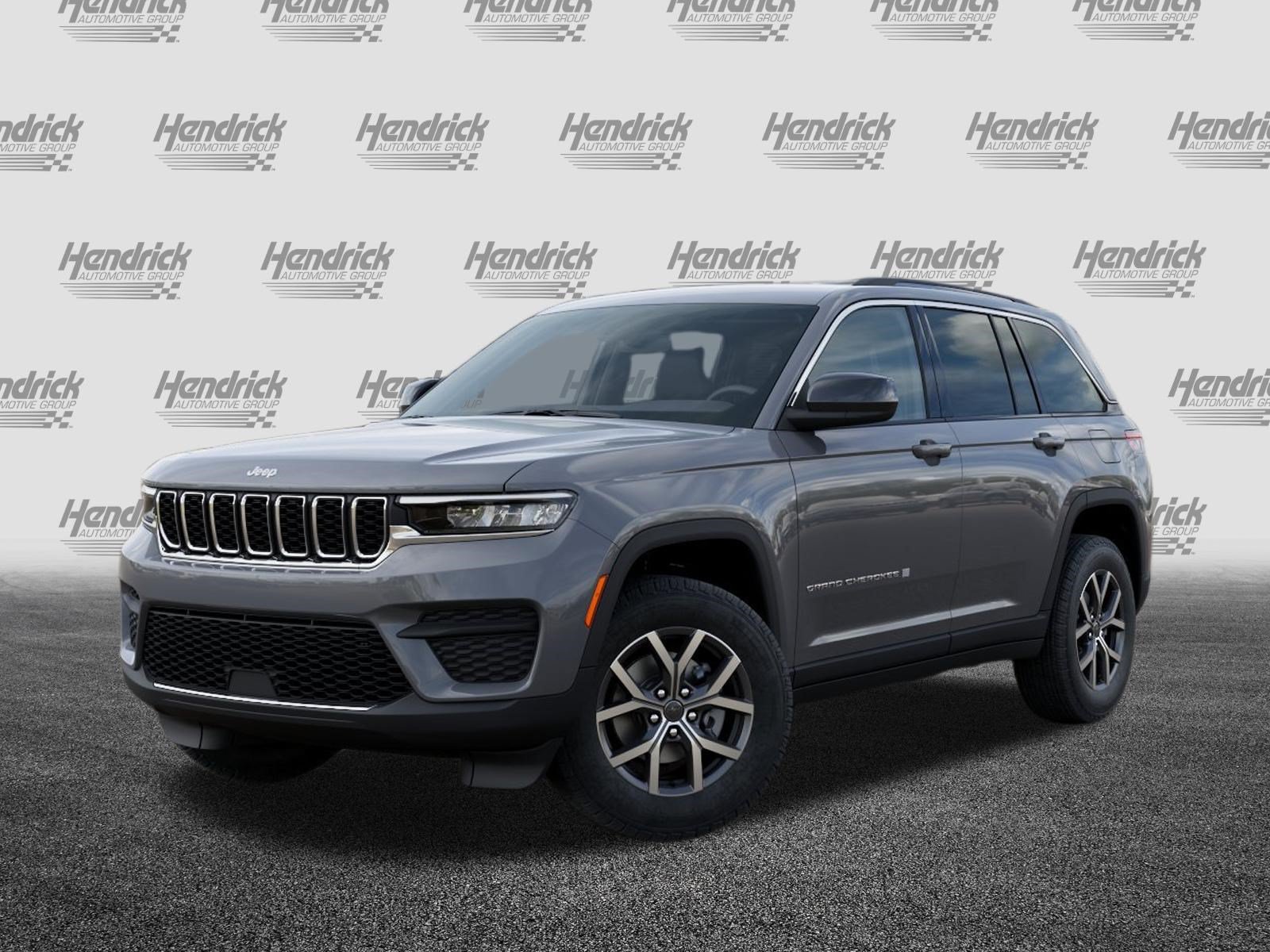 New 2027 Jeep Grand Cherokee Laredo RWD image 2