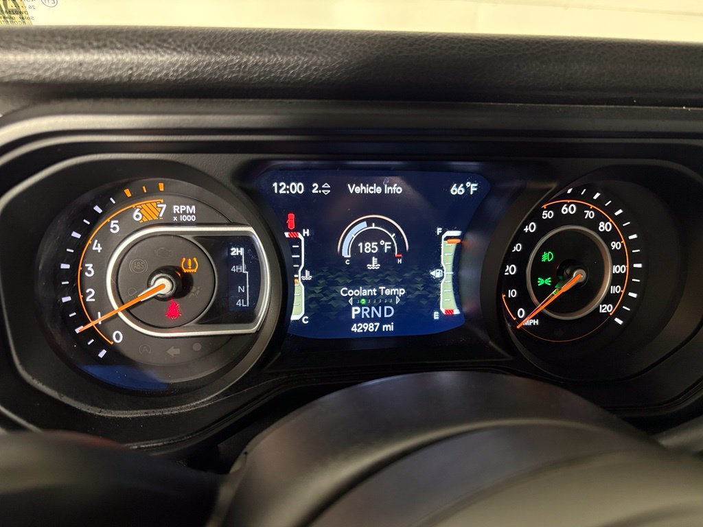 Used 2025 Jeep Wrangler Unlimited Sport AWD/4WD image 21