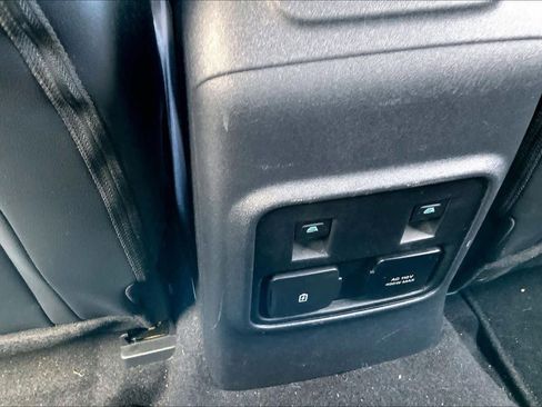 Used 2023 Ford Bronco Wildtrak image 32