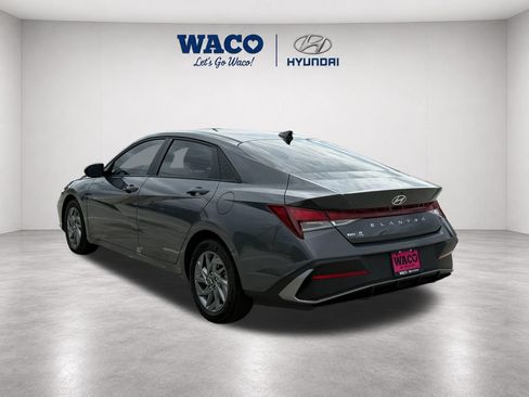 Used 2024 Hyundai Elantra SEL FWD image 5