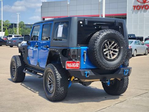 Used 2016 Jeep Wrangler Unlimited Rubicon w/ Connectivity Group AWD/4WD image 5