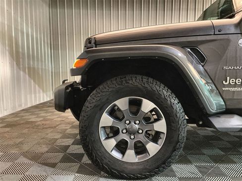 Used 2022 Jeep Wrangler Unlimited Sahara w/ Cold Weather Group image 31