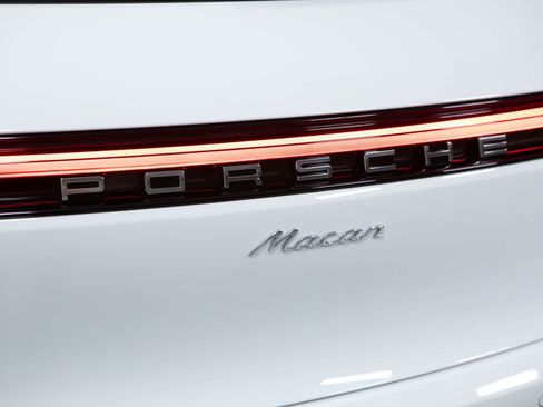 New 2026 Porsche Macan AWD/4WD image 19
