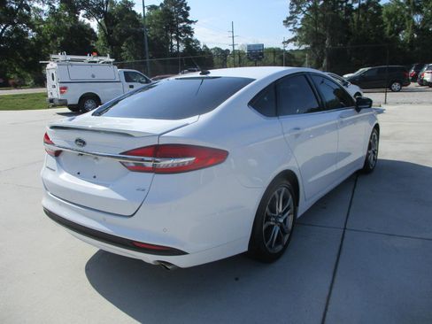 Used 2017 Ford Fusion SE w/ Equipment Group 201A image 24