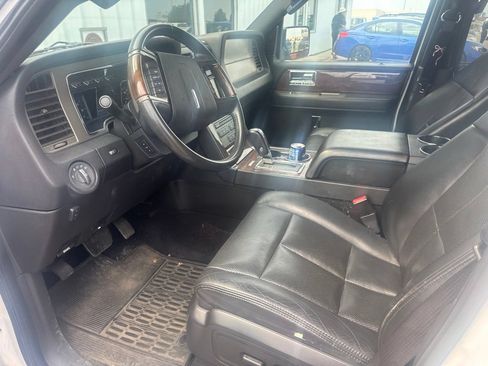 Used 2013 Lincoln Navigator 4WD w/ HD Trailer Tow Pkg image 12