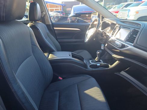 Used 2018 Toyota Highlander Plus image 8