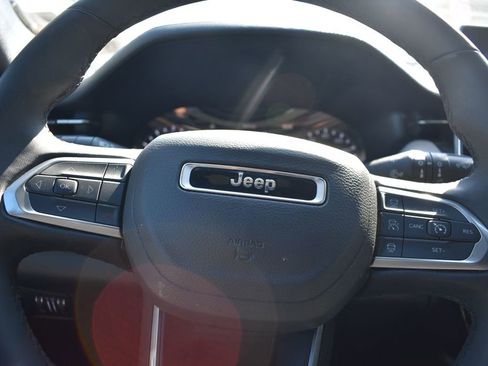 Used 2025 Jeep Compass Limited AWD/4WD image 15