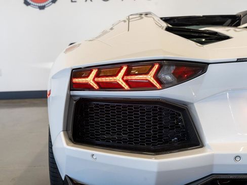 Used 2015 Lamborghini Aventador LP 700-4 image 23