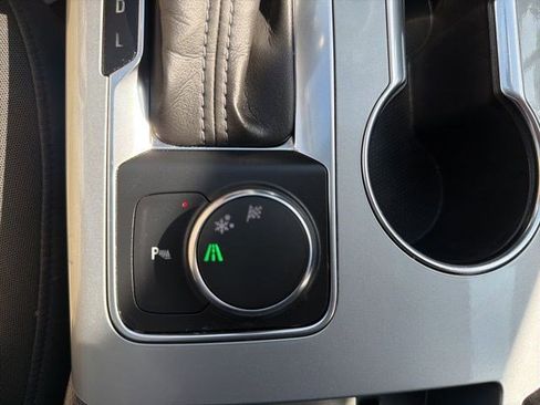 Used 2020 Chevrolet Blazer LT FWD image 30