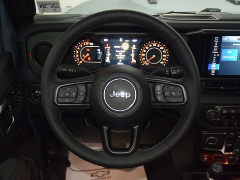 Used 2026 Jeep Gladiator Mojave AWD/4WD image 37