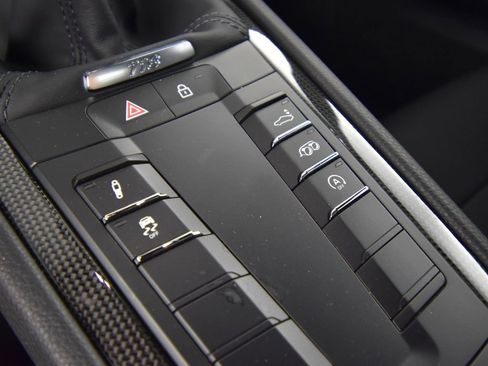 Certified 2025 Porsche 718 Cayman RWD image 29