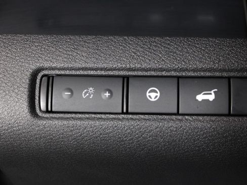 Certified 2025 Nissan Pathfinder SL w/ Cargo Package FWD image 25
