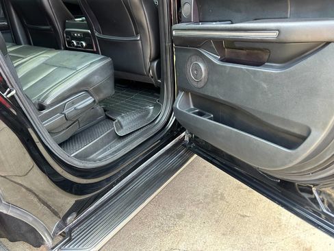 Used 2018 Ford Expedition Max XLT w/ Equipment Group 202A AWD/4WD image 22