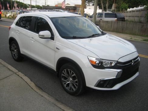Used 2018 Mitsubishi Outlander Sport LE image 2