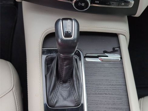 Used 2020 Volvo XC90 T5 Momentum FWD image 26