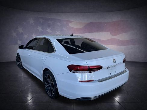 Used 2021 Volkswagen Passat 2.0T SE image 3