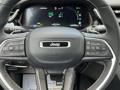 Certified 2023 Jeep Grand Cherokee 4WD 4xe w/ Luxury Tech Group II image 13