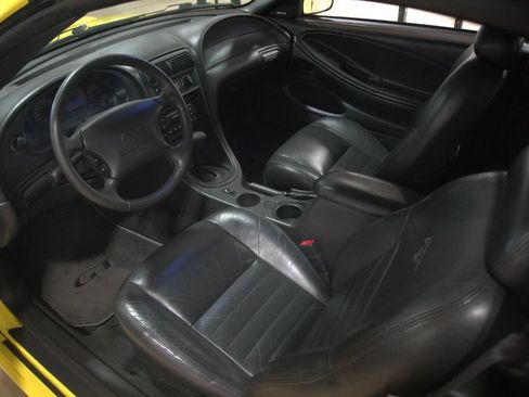 Used 2001 Ford Mustang GT RWD image 33