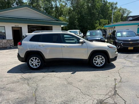 Used 2015 Jeep Cherokee Latitude w/ Trailer Tow Group FWD image 6