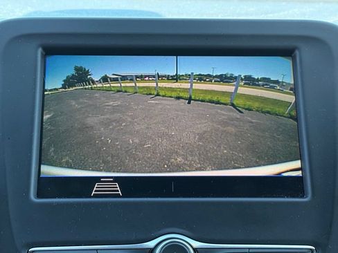 Used 2021 Chevrolet Equinox LT FWD image 32