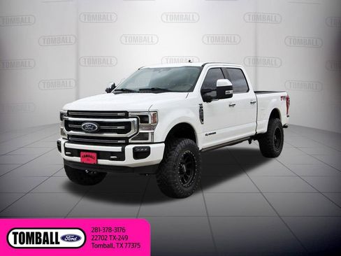 Used 2022 Ford F250 Platinum w/ FX4 Off-Road Package AWD/4WD image 3